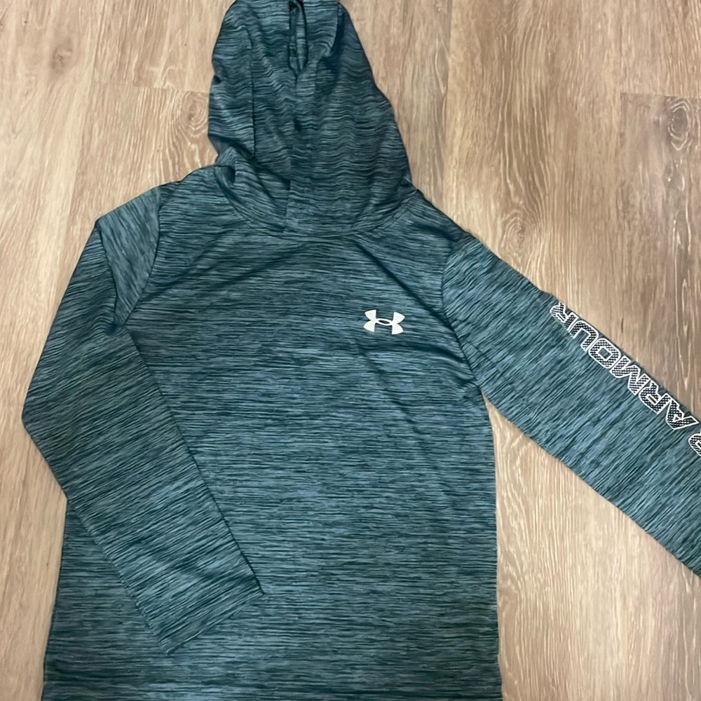 Youth small under armour performance hoodie